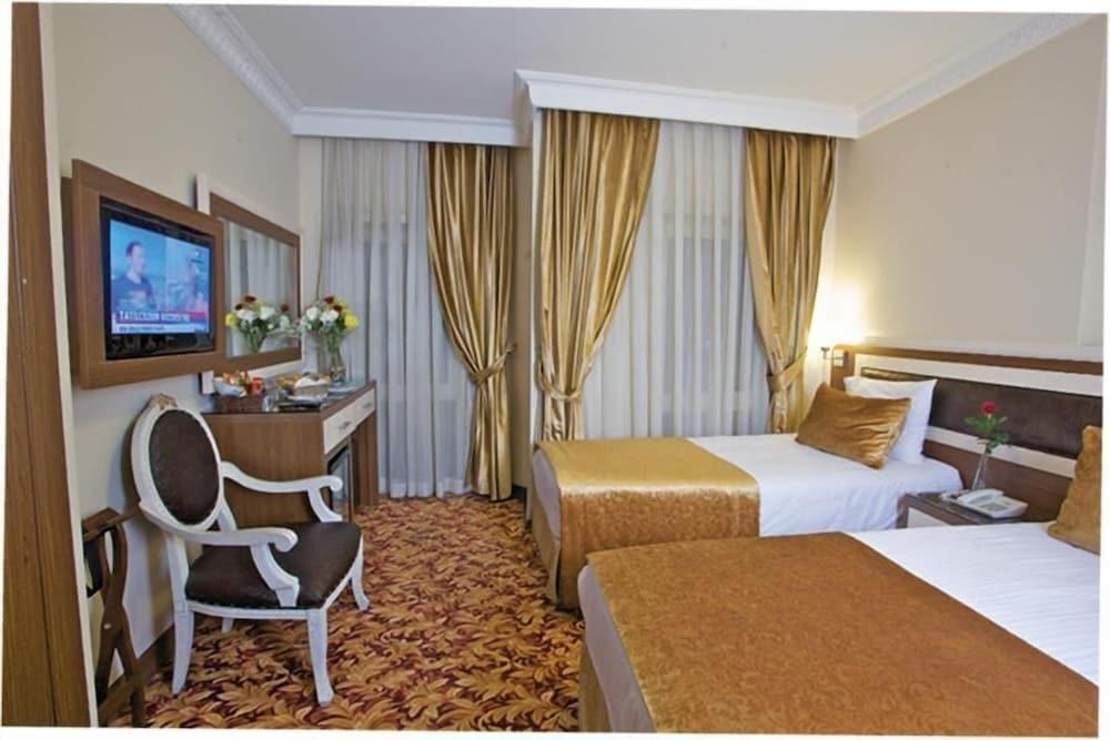 Grand Anatolia Hotel Istanbul Exterior photo