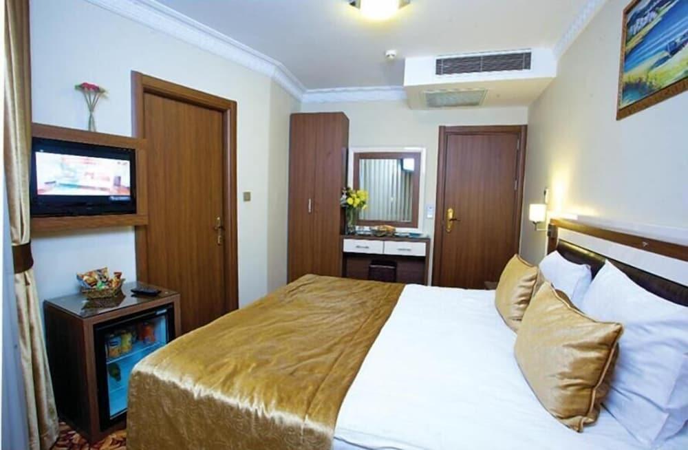 Grand Anatolia Hotel Istanbul Exterior photo